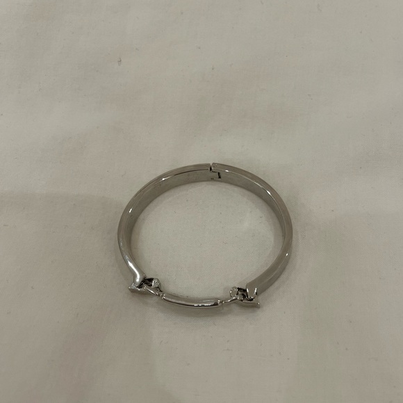 NEVER WORN Lia Sophia Silver Bracelet - Picture 1 of 9